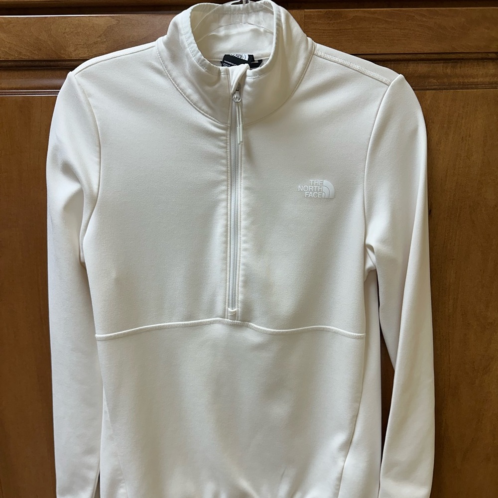 North Face  1/2 zip pullover